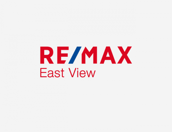 RE/MAX East View